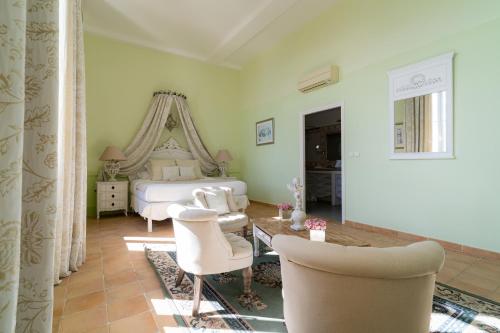 羅蘭格拉酒店 (HOTEL L'ORANGERAIE) in 拉克魯瓦瓦爾默