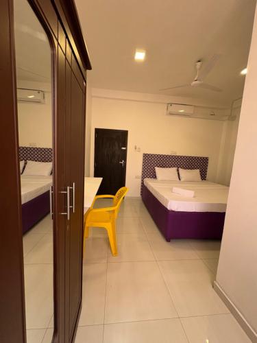 Standard Double Room image 5