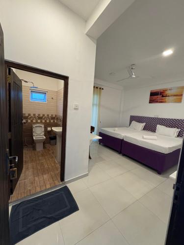 Deluxe Double Room with Balcony image 10