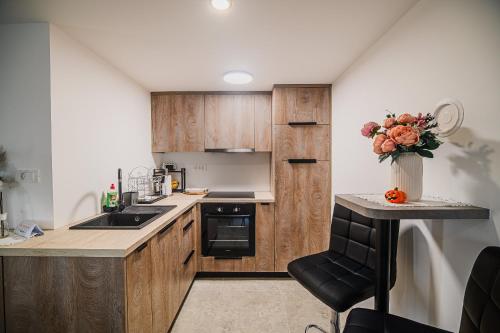 кухня, Apartment Trta with Vineyard View in Podsreda