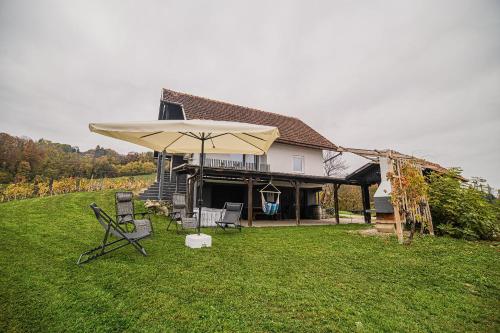 Зовнішній вигляд готелю, Apartment Trta with Vineyard View in Podsreda