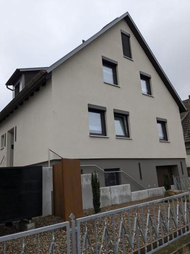 Gemütliche EG Wohnung nahe DAA, Würzburg, A3, A7, A81, in Fuchsstadt