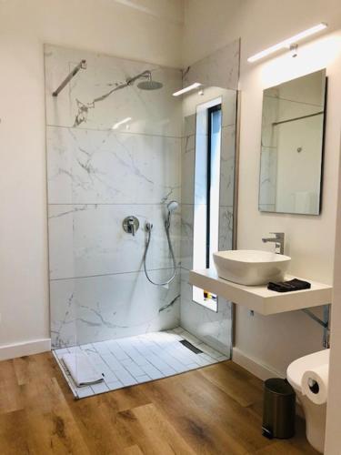 Glow Boutique Suites & Guesthouse