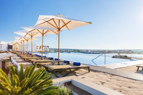 สระว่ายน้ำ, Jupiter Marina Hotel - Couples & Spa in ปอร์ติเมา ทาวน์ เซ็นเตอร์