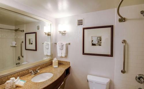 King Room image 3