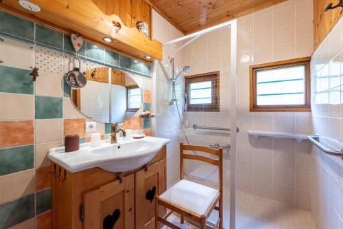 Fürdőszoba, Chalet L'Abri - Pour 9 avec vue montagne in Saint Nicolas La Chapelle