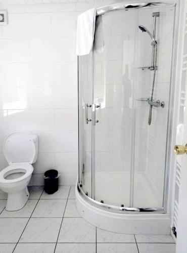 Cozy 4 Bedroom House in Smethwick with 4 bathrooms perfect for contractors and families, Birmingham (fotografie 10)