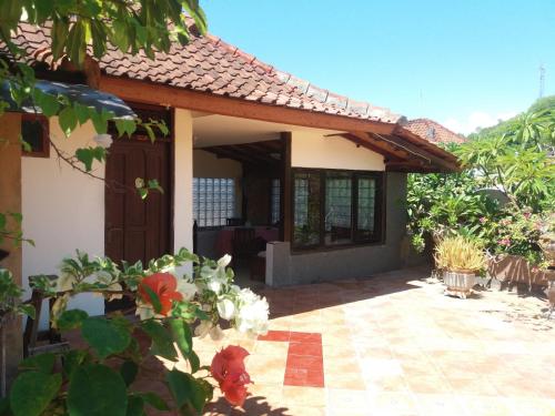Balcony/terrace, Kembar Inn Padangbai in Padang Bai