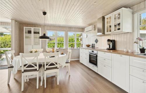 Kitchen, 2 Bedroom Amazing Home In Sydals in Sydals