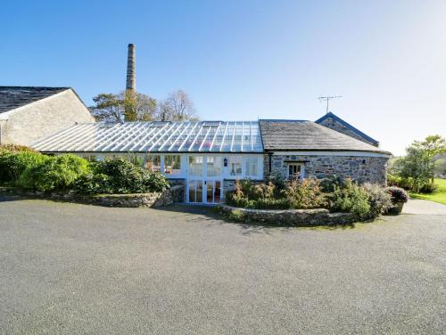 Dolphin Cottage - image 3