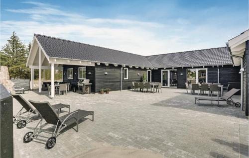 8 Bedroom Lovely Home In Blåvand