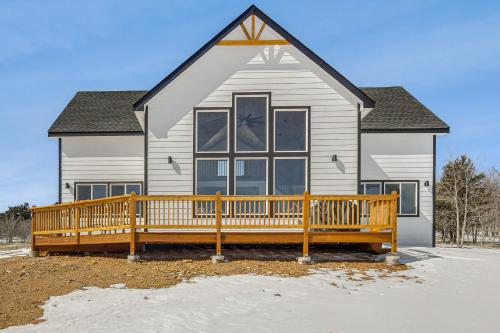 Meadowlark Mountain Club with Views of the Rockies in Bordenville, USA