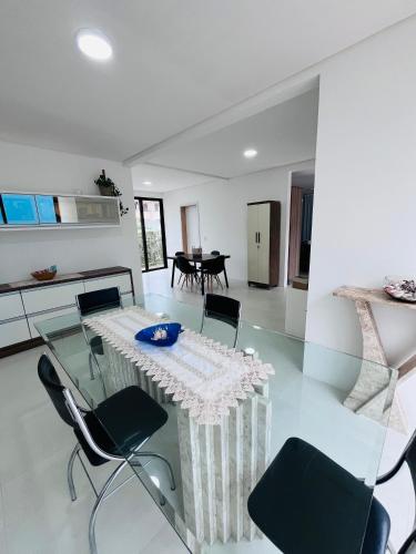 บริการและสิ่งอำนวยความสะดวก, Casa de temporada bem próxima á praia (Casa de temporada bem proxima a praia) in ปอนตา ดาส กานาส