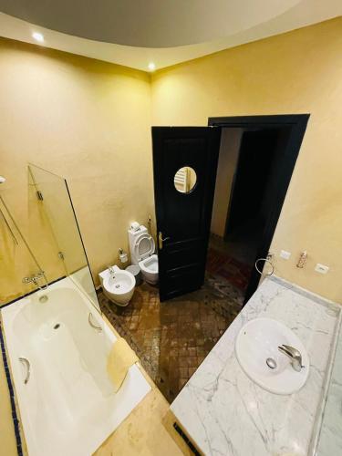 room detail thumbnail 2