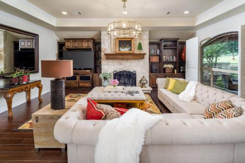 Golf Course House and Concierge Services in Horseshoe Bay, USA