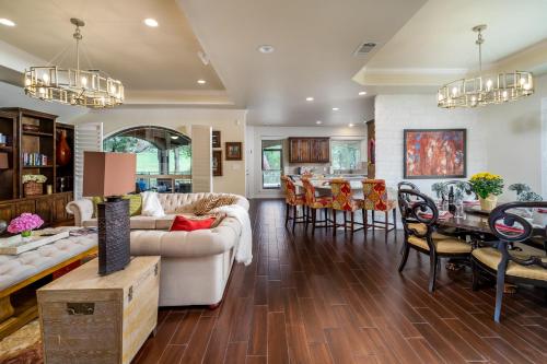 Golf Course House and Concierge Services in Horseshoe Bay (TX)