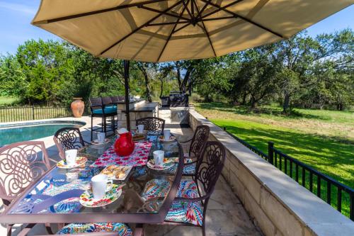Golf Course House and Concierge Services in Horseshoe Bay (TX)