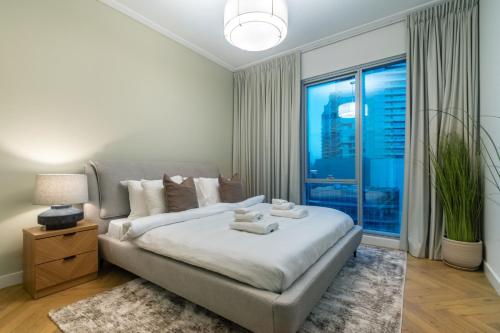 Marina Royale 3 Bedroom Apartment I Luxe Marina Harbour & Yacht Club Views I Nearby to a Beach I Free Pool Gym Wi-Fi and Parking I by Meerak - image 9
