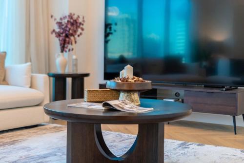 Marina Royale 3 Bedroom Apartment I Luxe Marina Harbour & Yacht Club Views I Nearby to a Beach I Free Pool Gym Wi-Fi and Parking I by Meerak - main image
