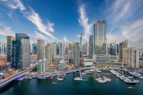 Marina Royale 3BR I Luxe Harbor View I by Meerak - image 12