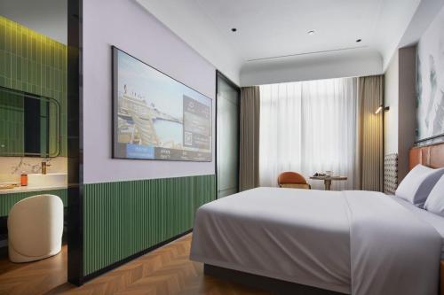 Deluxe Queen Room room in Chonpines Hotel Xiamen Zhongshan Road Pedestrian Street
