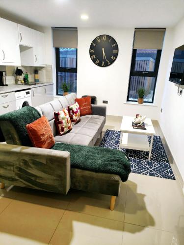 Luxurious 3 bed Ensuites & kitchenettes Nr LGI Hospital & Uni - Free 5G WIFI & Netflix Short Stays - Contractors Free Parking, Leeds