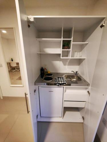 Luxurious 3 bed Ensuites & kitchenettes Nr LGI Hospital & Uni - Free 5G WIFI & Netflix Short Stays - Contractors Free Parking, Leeds (zdjęcie 11)
