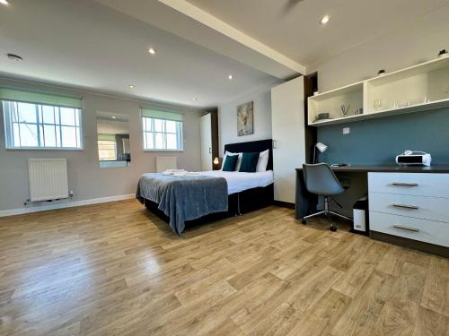 PS APARTMENTS - image 2