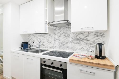 Amazing new & fully furnished studio in Duomo - image 6