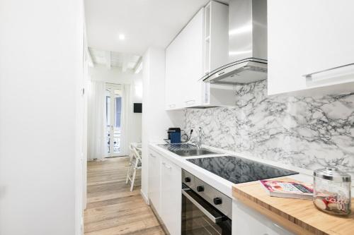 Amazing new & fully furnished studio in Duomo - image 4