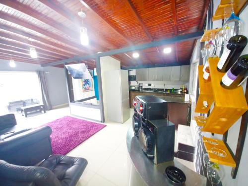 Duplex w Rooftop, Pool & 3 Jacuzzi, Maid, Security, Medellín (photo 10)