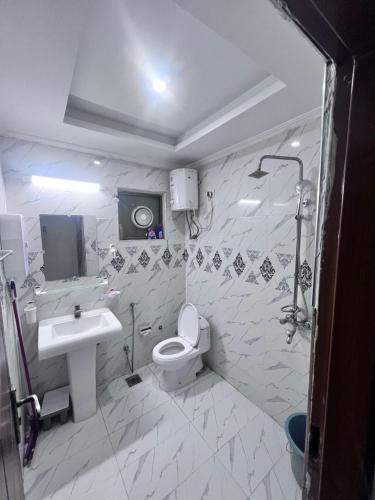 Executive suite Bahria town - image 6