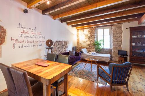  Verona Walls in Verona