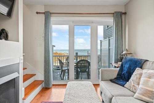 Perkins Cove Oceanfront Cottage Perkins Cove Oceanfront Cottage