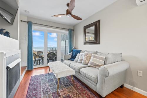 Perkins Cove Oceanfront Cottage Perkins Cove Oceanfront Cottage