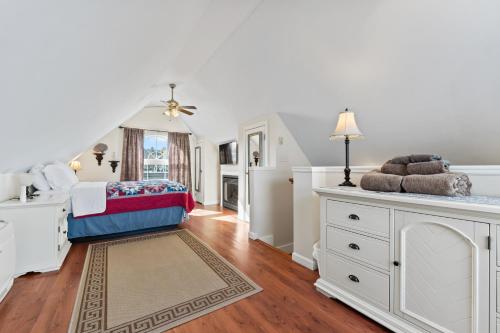 Perkins Cove Oceanfront Cottage Perkins Cove Oceanfront Cottage