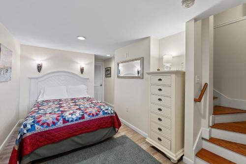 Perkins Cove Oceanfront Cottage Perkins Cove Oceanfront Cottage