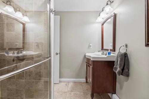 Perkins Cove Oceanfront Cottage Perkins Cove Oceanfront Cottage