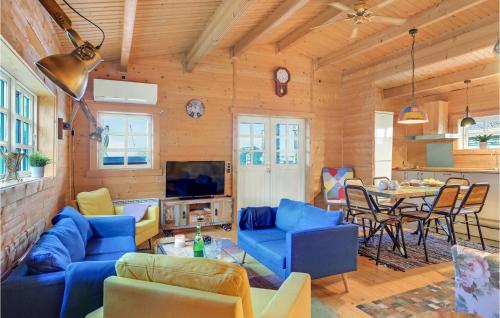  Cozy Home In Helsinge With Kitchen in Helsinge