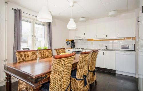 Kitchen, Beautiful Apartment In Syssleback in Syssleback
