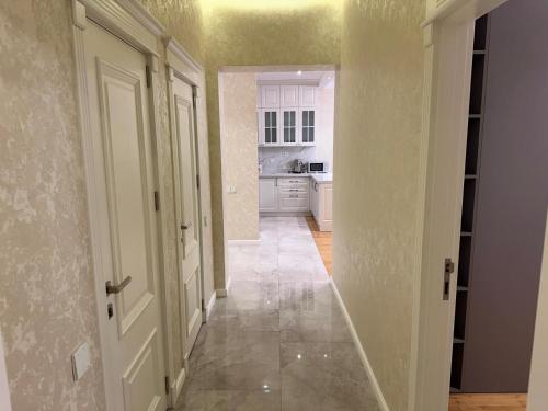 Deluxe Private Apartment 2 - Tap to explore photos