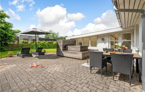  Amazing Home In Egå With Kitchen in Egå