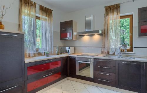 virtuve, Villa Tila Comfortable holiday residence in Heki