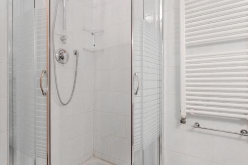 Cris House by Toh Solution - image 3