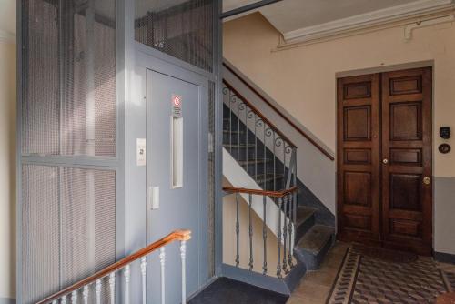 One-Bedroom Apartment image 10