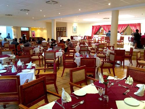 Restaurant, Bethel Court Vineyard Hotel in Lobamba