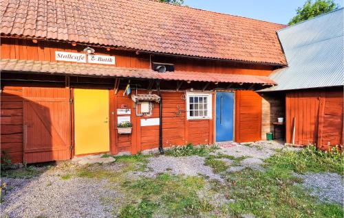 . Stunning Apartment In Vedum With Wifi