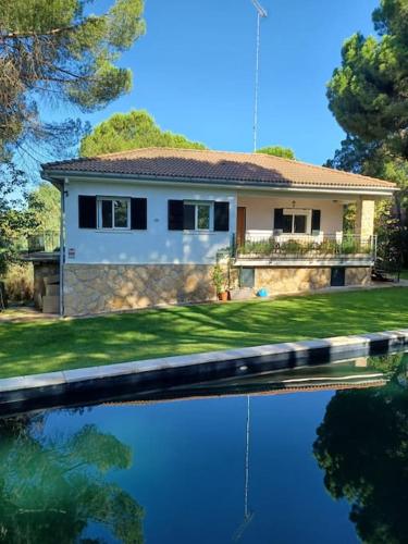 Ieeja, Vivienda Pantano de San Juan in Pelayos de la Presa