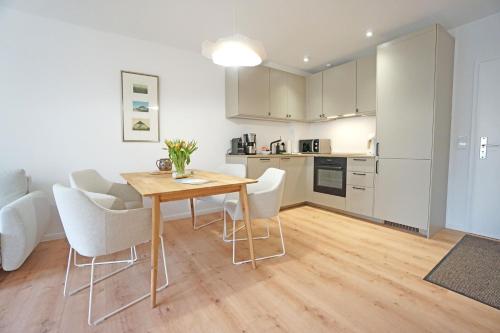 One-Bedroom Apartment with Balcony and Terrace image 10