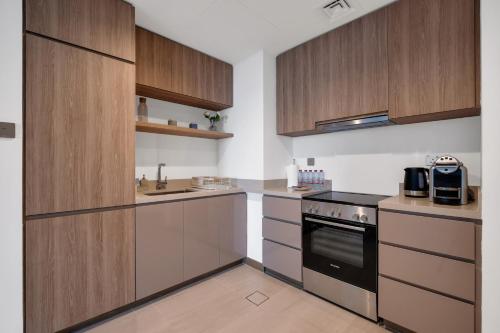 2BR Luxury Retreat - Stunning Canal and Sea View, Dubaï (photo 5)